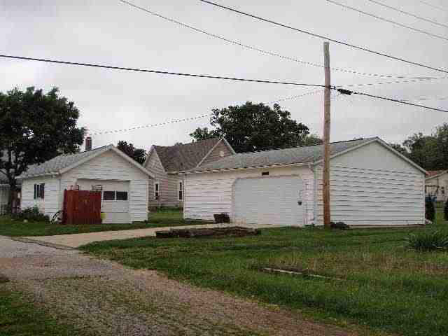 409 E Pike St, Attica, IN 47918 photo 2