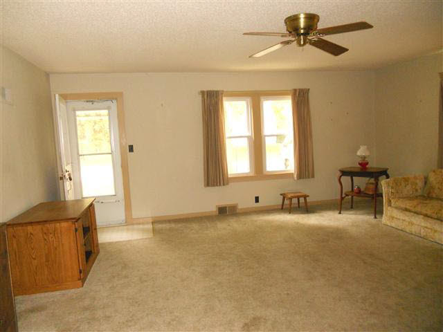 1009 E Columbia St, Delphi, IN 46923 photo 3