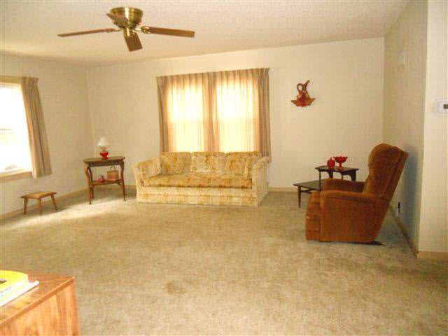 1009 E Columbia St, Delphi, IN 46923 photo 9