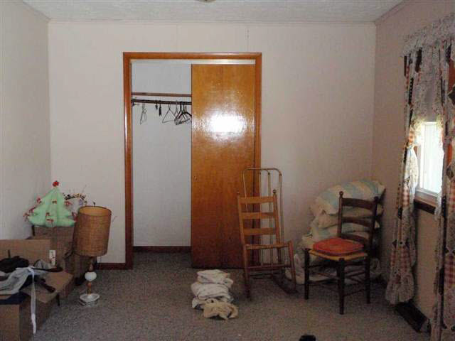 439 E Fourth St, Williamsport, IN 47993 photo 5