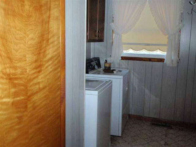 439 E Fourth St, Williamsport, IN 47993 photo 9