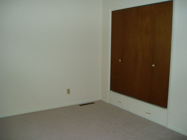 906 E 4th St, Fowler, IN 47944 photo 9