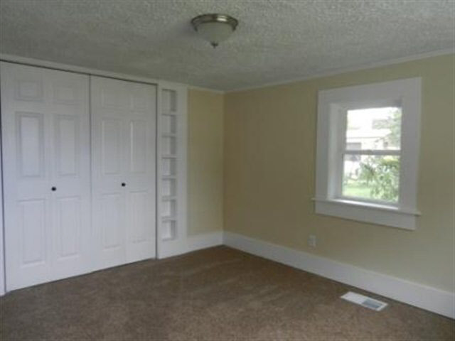 53 E North St, Rossville, IN 46065 photo 8