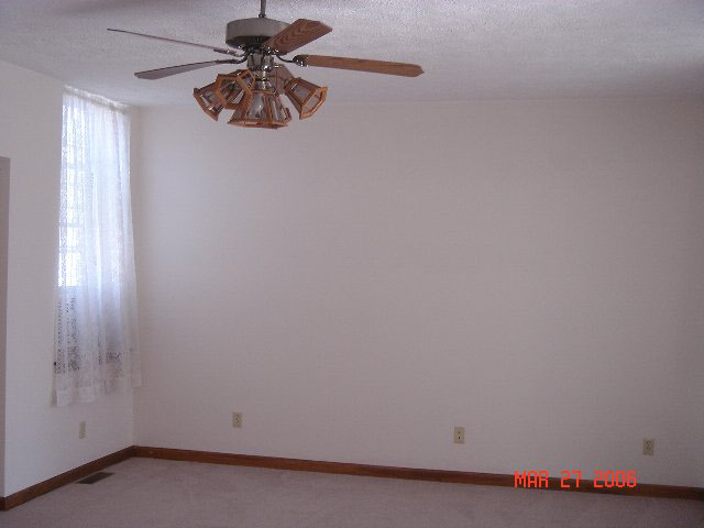 315 E Franklin St, Delphi, IN 46923 photo 4