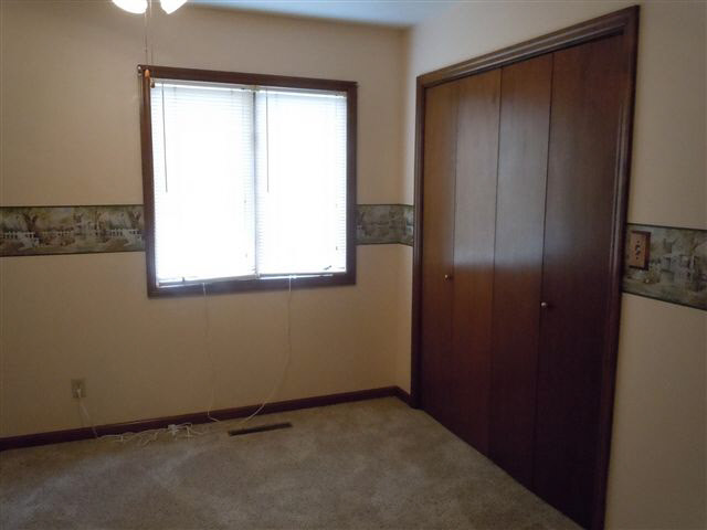 203 E Anstett Dr, Fowler, IN 47944 photo 3