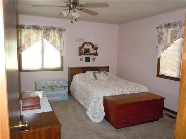 203 E Anstett Dr, Fowler, IN 47944 photo 9