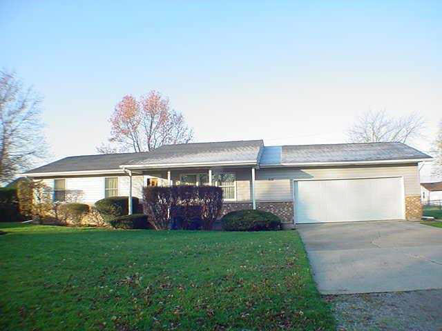 608 S Main St, Otterbein, IN 47970 photo 1
