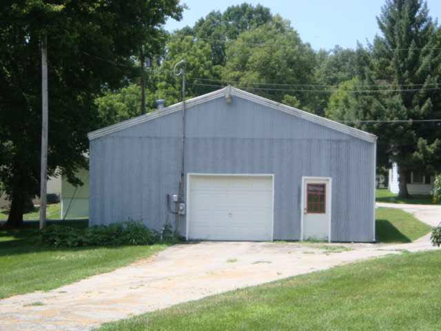 740 Mill St, Delphi, IN 46923 photo 3