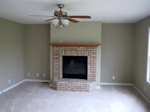 402 Heritage Dr, Delphi, IN 46923 photo 1