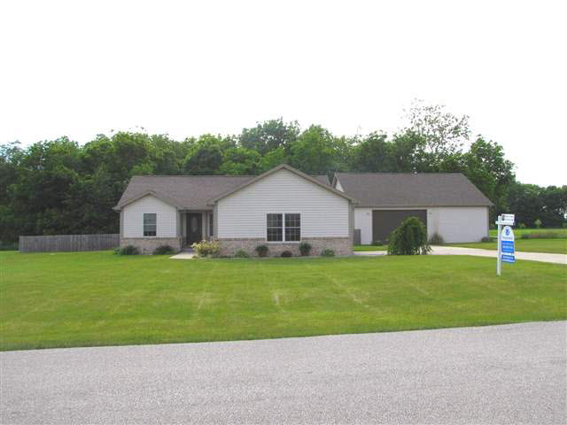 12201 W Deerfield Loop, Delphi, IN 46923 photo 1