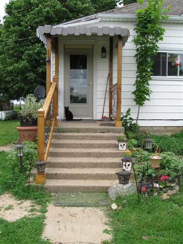 267 W Briscoe Rd, Williamsport, IN 47993 photo 5