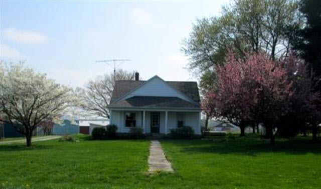 267 W Briscoe Rd, Williamsport, IN 47993 photo 2