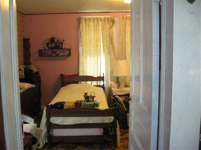 506 W Johnson St, Wolcott, IN 47995 photo 9