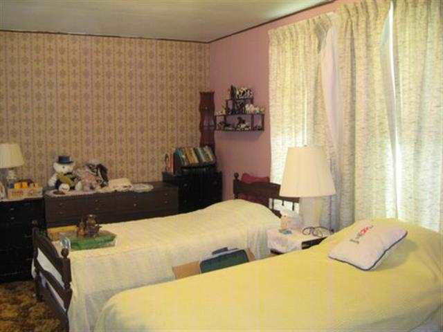 506 W Johnson St, Wolcott, IN 47995 photo 7