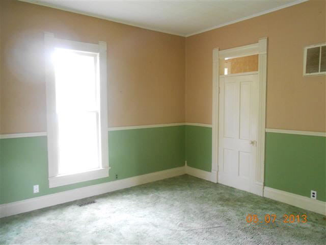 119 Hickory St, Williamsport, IN 47993 photo 2