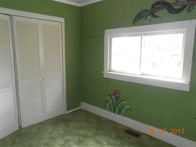 119 Hickory St, Williamsport, IN 47993 photo 4
