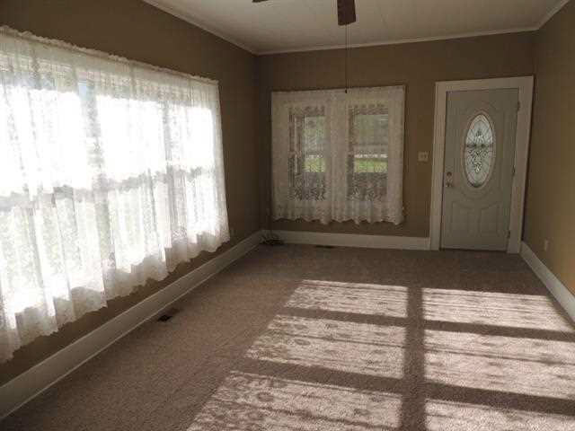 551 W Kyger St, Frankfort, IN 46041 photo 5