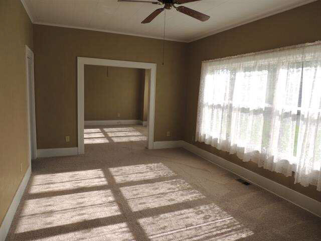 551 W Kyger St, Frankfort, IN 46041 photo 4