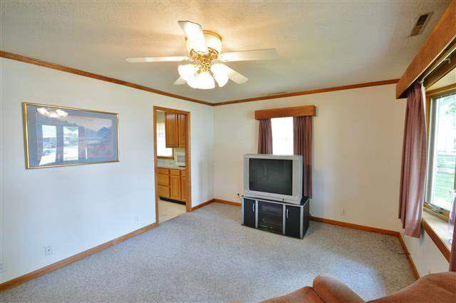 2818 Darby Ln, Lafayette, IN 47904 photo 2