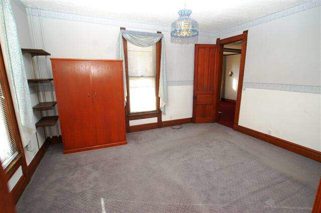 52 N Clay St, Frankfort, IN 46041 photo 7