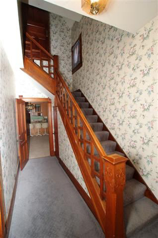 52 N Clay St, Frankfort, IN 46041 photo 2