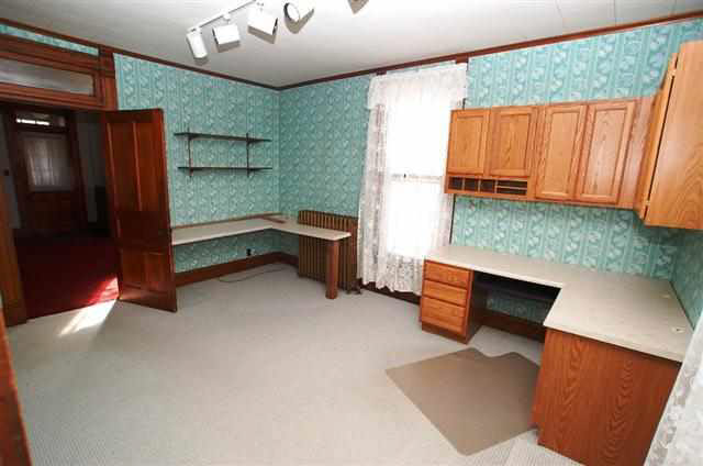 52 N Clay St, Frankfort, IN 46041 photo 4
