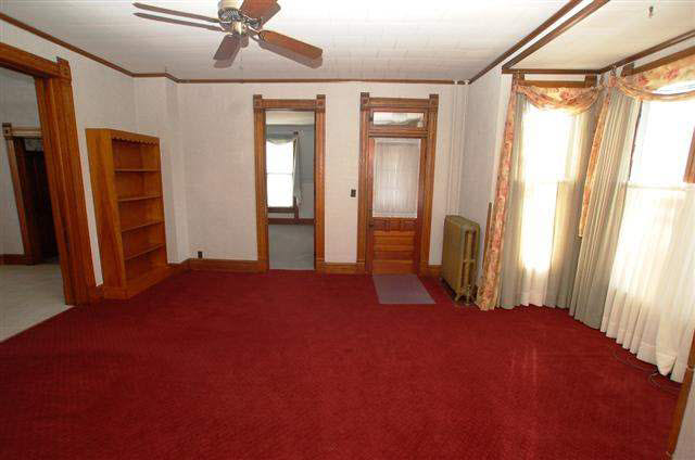 52 N Clay St, Frankfort, IN 46041 photo 3