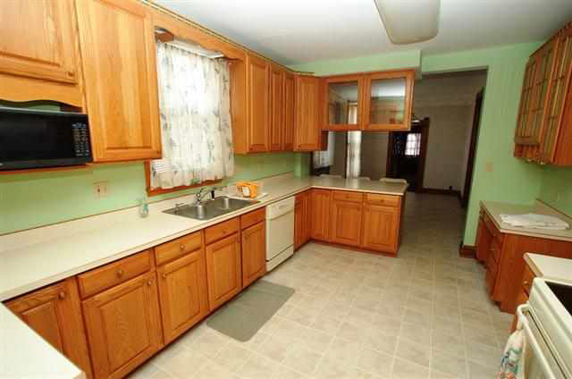 52 N Clay St, Frankfort, IN 46041 photo 8