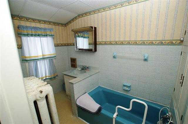 52 N Clay St, Frankfort, IN 46041 photo 5