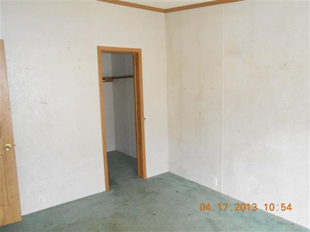 4831 E 1068 N, Demotte, IN 46310 photo 9