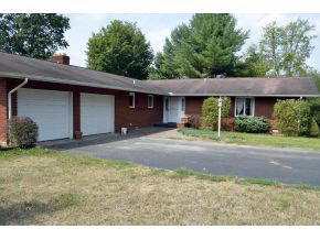 1852 Hillcrest Dr, Spencer, IN 47460 photo 1