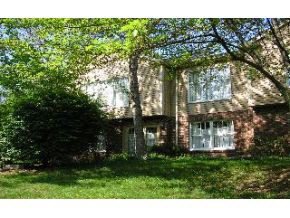 2602 E Windermere Woods Dr, Bloomington, IN 47401 photo 3