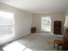 3362 S Commons Dr, Bloomington, IN 47401 photo 2