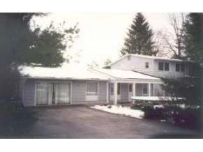 1643 Maplecrest Dr, Bloomington, IN 47408 photo 1
