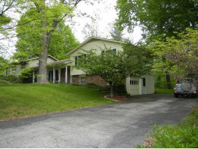 1521 Elliston Dr, Bloomington, IN 47401 photo 2