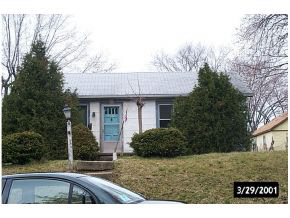 407 E 15th St, Bloomington, IN 47404 photo 2