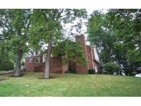 2622 Windermere Woods Dr, Bloomington, IN 47401 photo 3