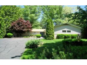 2611 E Fairoaks Ln, Bloomington, IN 47401 photo 1