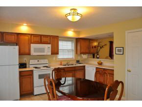 3828 E Cobble Creek Dr, Bloomington, IN 47401 photo 7