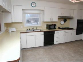 1212 Southdowns, Bloomington, IN 47401 photo 2