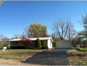 210 E Ridgeview Dr, Bloomington, IN 47401 photo 1