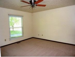 611 E Waterloo Ct, Bloomington, IN 47401 photo 3