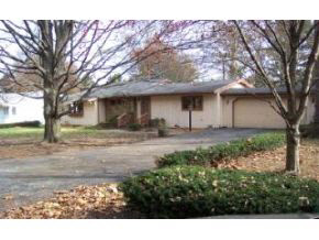 1205 S Pickwick Pl, Bloomington, IN 47401 photo 1
