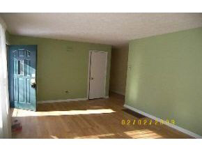 1525 Vera Dr, Bloomington, IN 47401 photo 2