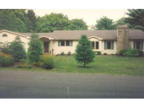 1213 Pickwick Pl, Bloomington, IN 47401 photo 1