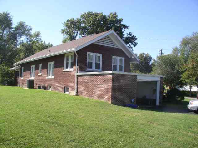 2502 Wabash Ave, Vincennes, IN 47591 photo 2