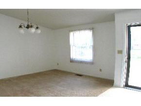 672 Heather Dr, Bloomington, IN 47401 photo 3