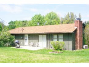 4200 E Cambridge Dr, Bloomington, IN 47408 photo 2