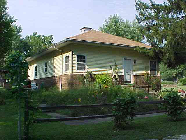 724 W 8th St, Bicknell, IN 47512 photo 1
