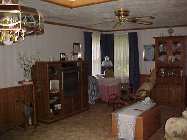 724 W 8th St, Bicknell, IN 47512 photo 3